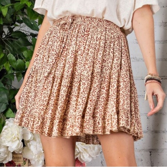 Adorable Floral Printed, Ruffled Mini Skirt S-M-L - Picture 4 of 5